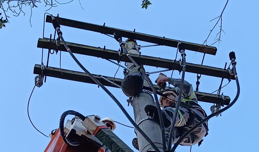 Tomada e Entrada de Energia Elétrica em Média Tensão